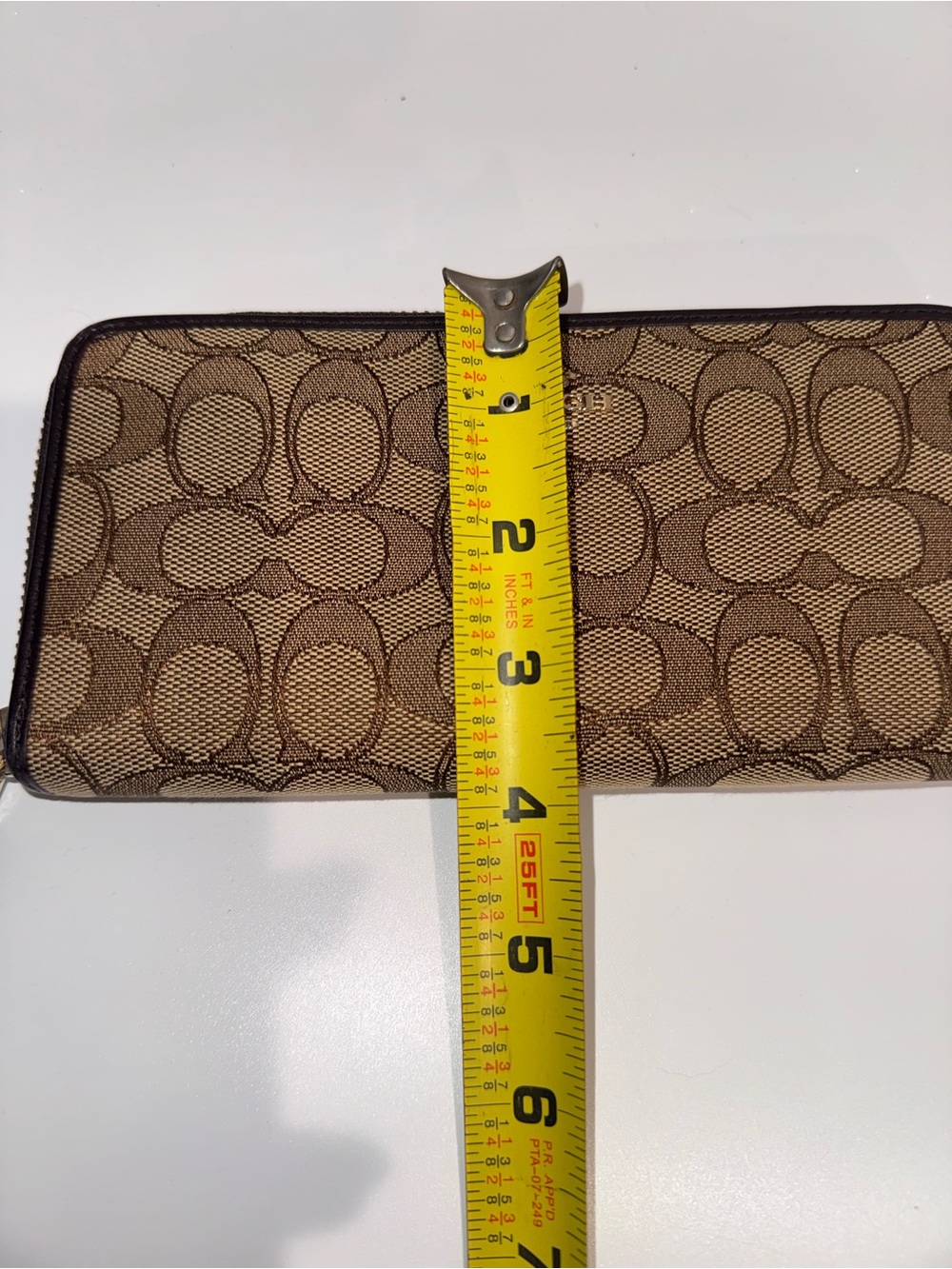 Coach F54633 Outline Signature Accordion Zip Wallet like new - Picture 11 of 11